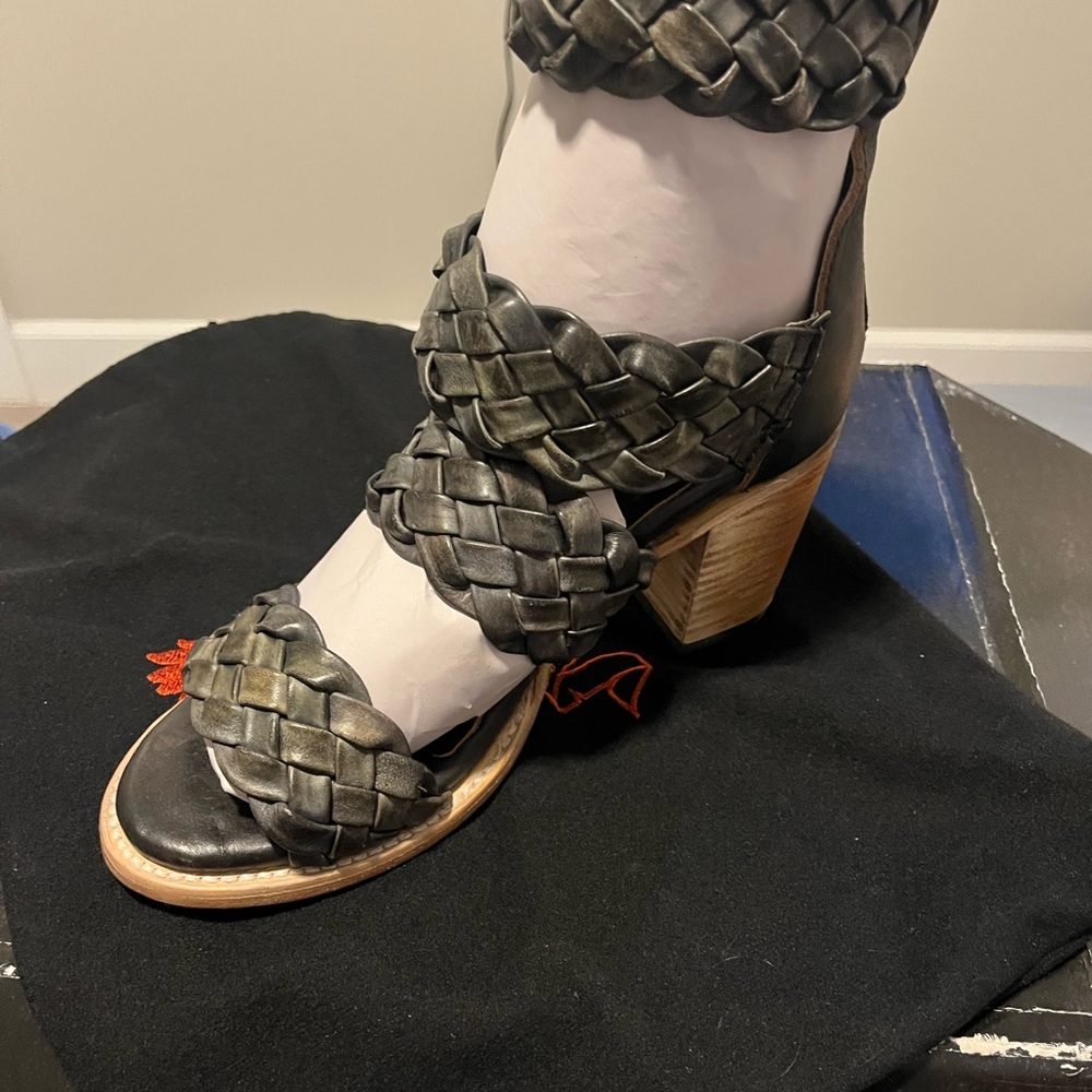 FreeBird, Bayou, New, Never worn, Size 8